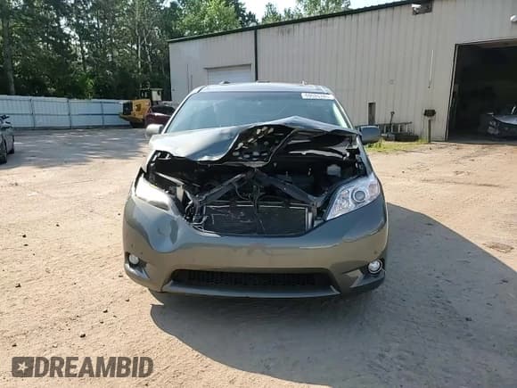 ✅ 2011 Toyota Sienna XLE • VIN: 5TDDK3DC5BS004403 • Лот: 59535185. Опубликован ранее на Copart с пробегом 264 614 миль. Бесплатный доступ к архиву аукционных продаж из США и подробный отчёт об истории автомобиля на DreamBid. Изображение 14.