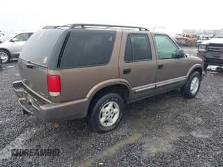 ✅ 2000 Chevrolet Blazer LT • VIN: 1GNDT13W1YK162399 • Lot: 41461888. Wystawiony na IAAI z przebiegiem 152 028 mil. Bezpłatny archiwum sprzedaży aukcyjnych z USA i szczegółowy raport historii pojazdu na DreamBid. Zdjęcie 4.