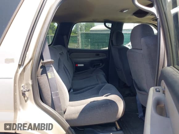 ✅ 2002 GMC Yukon SLE • VIN: 1GKEK13VX2R297438 • Lot: 42844157. Listed on IAAI with 268,994 mi. Free auction sales archive from the USA and detailed vehicle history report at DreamBid. Image 8.