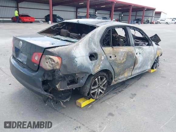 ✅ 2006 Volkswagen Jetta 2.5L • VIN: 3VWRG71K26M708264 • Лот: 42256644. Опубликован ранее на IAAI с пробегом Не указан. Бесплатный доступ к архиву аукционных продаж из США и подробный отчёт об истории автомобиля на DreamBid. Изображение 4.