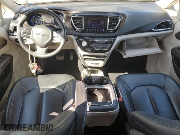 ✅ 2017 Chrysler Pacifica Touring L Plus • VIN: 2C4RC1EG7HR752712 • Lot: 82409115. Listed on Copart with 104,787 mi. Free auction sales archive from the USA and detailed vehicle history report at DreamBid. Image 8.