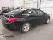 2011 Hyundai Sonata GLS z VIN 5NPEB4AC6BH130824, wystawiony jako IAAI lot #43287619 z przebiegiem 145 649 mil mil oraz . Historia ofert i sprzedaży dostępna na DreamBid. Obrazek 4.