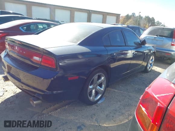 ✅ 2014 Dodge Charger SE • VIN: 2C3CDXBG9EH144819 • Lot: 43650728. Listed on IAAI with 236,620 mi. Free auction sales archive from the USA and detailed vehicle history report at DreamBid. Image 4.