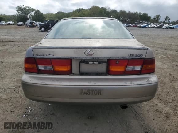 ✅ 1999 Lexus ES 300 • VIN: JT8BF28G8X5059085 • Lot: 71714964. Wystawiony na Copart z przebiegiem 193 745 mil. Bezpłatny archiwum sprzedaży aukcyjnych z USA i szczegółowy raport historii pojazdu na DreamBid. Zdjęcie 6.
