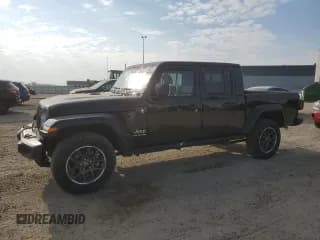 ✅ 2023 Jeep Gladiator Overland • VIN: 1C6HJTFG0PL549056 • Lot: 70843275. Wystawiony na Copart z przebiegiem 59 808 mil. Bezpłatny archiwum sprzedaży aukcyjnych z USA i szczegółowy raport historii pojazdu na DreamBid. Zdjęcie 1.
