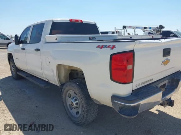 ✅ 2017 Chevrolet Silverado 2500HD Work Truck • VIN: 1GC1KUEG5HF217368 • Lot: 43271780. Wystawiony na IAAI z przebiegiem 282 397 mil. Bezpłatny archiwum sprzedaży aukcyjnych z USA i szczegółowy raport historii pojazdu na DreamBid. Zdjęcie 3.
