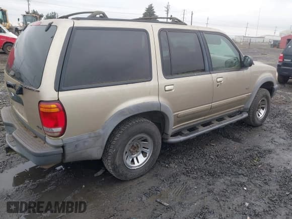 ✅ 1999 Ford Explorer XL • VIN: 1FMZU34X1XZA62951 • Лот: 43663817. Опубликован ранее на IAAI с пробегом 220 290 миль. Бесплатный доступ к архиву аукционных продаж из США и подробный отчёт об истории автомобиля на DreamBid. Изображение 4.