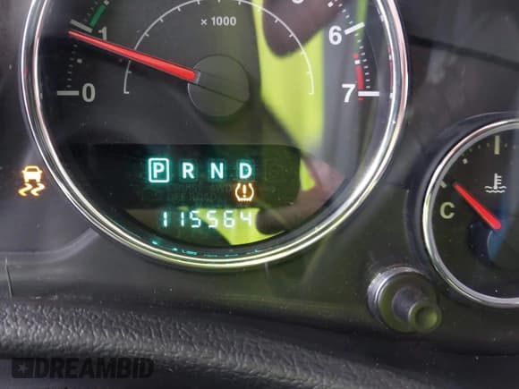 ✅ 2015 Jeep Wrangler Unlimited Sport • VIN: 1C4BJWDG4FL508785 • Lot: 41738598. Wystawiony na IAAI z przebiegiem 115 564 mil. Bezpłatny archiwum sprzedaży aukcyjnych z USA i szczegółowy raport historii pojazdu na DreamBid. Zdjęcie 7.