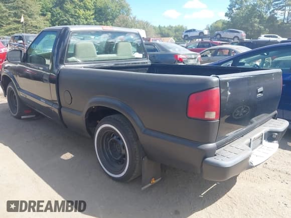 ✅ 2002 Chevrolet S-10 LS • VIN: 1GCCS145628180253 • Лот: 43132423. Опубликован ранее на IAAI с пробегом 103 662 миль. Бесплатный доступ к архиву аукционных продаж из США и подробный отчёт об истории автомобиля на DreamBid. Изображение 3.