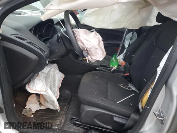 ✅ 2016 Ford Focus SE • VIN: 1FADP3F25GL303328 • Lot: 91850945. Listed on Copart with 117,874 mi. Free auction sales archive from the USA and detailed vehicle history report at DreamBid. Image 7.