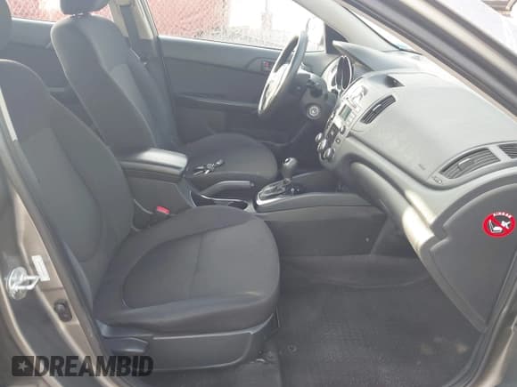 ✅ 2012 Kia Forte EX • VIN: KNAFU4A24C5552577 • Lot: 43720315. Wystawiony na IAAI z przebiegiem 186 260 mil. Bezpłatny archiwum sprzedaży aukcyjnych z USA i szczegółowy raport historii pojazdu na DreamBid. Zdjęcie 5.