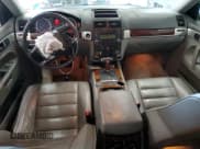 ✅ 2005 Volkswagen Touareg • VIN: WVGBG77L25D014636 • Lot: 66394565. Wystawiony na Copart z przebiegiem 190 838 mil. Bezpłatny archiwum sprzedaży aukcyjnych z USA i szczegółowy raport historii pojazdu na DreamBid. Zdjęcie 8.