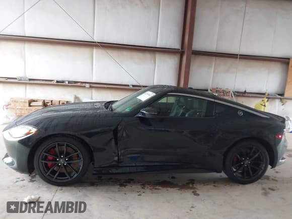 ✅ 2023 Nissan Z Performance • VIN: JN1BZ4BH1PM312049 • Lot: 42930962. Wystawiony na IAAI z przebiegiem 5 499 mil. Bezpłatny archiwum sprzedaży aukcyjnych z USA i szczegółowy raport historii pojazdu na DreamBid. Zdjęcie 14.