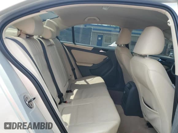 ✅ 2011 Volkswagen Jetta SE • VIN: 3VWDX7AJ9BM353007 • Лот: 52447345. Опубликован ранее на Copart с пробегом 206 029 миль. Бесплатный доступ к архиву аукционных продаж из США и подробный отчёт об истории автомобиля на DreamBid. Изображение 10.