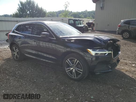 ✅ 2018 Volvo XC60 Momentum • VIN: YV4A22RK9J1047048 • Лот: 62816275. Опубликован ранее на Copart с пробегом 70 756 миль. Бесплатный доступ к архиву аукционных продаж из США и подробный отчёт об истории автомобиля на DreamBid. Изображение 4.