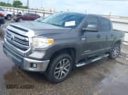 ✅ 2017 Toyota Tundra SR5 • VIN: 5TFEW5F15HX220755 • Лот: 42678941. Опубликован ранее на IAAI с пробегом 188 368 миль. Бесплатный доступ к архиву аукционных продаж из США и подробный отчёт об истории автомобиля на DreamBid. Изображение 2.