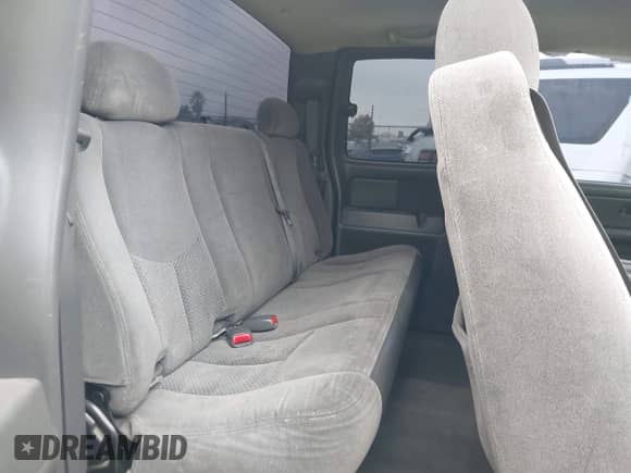 2007 Chevrolet Silverado 1500 LT1 z VIN 1GCEC19V67Z104435, wystawiony jako IAAI lot #43463939 z przebiegiem 203 245 mil mil oraz . Historia ofert i sprzedaży dostępna na DreamBid. Obrazek 8.