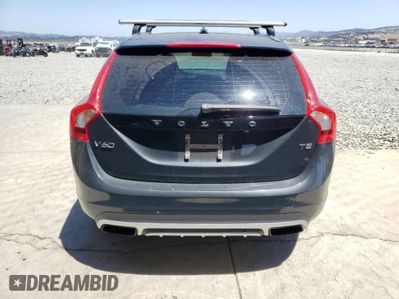 ✅ 2015 Volvo V60 • VIN: YV126MEC7F1208374 • Lot: 61755635. Wystawiony na Copart z przebiegiem 104 950 mil. Bezpłatny archiwum sprzedaży aukcyjnych z USA i szczegółowy raport historii pojazdu na DreamBid. Zdjęcie 6.