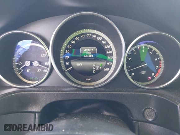 ✅ 2014 Mercedes-Benz E 350 Luxury • VIN: WDDHF8JB5EA863643 • Лот: 42976994. Опубликован ранее на IAAI с пробегом 121 856 миль. Бесплатный доступ к архиву аукционных продаж из США и подробный отчёт об истории автомобиля на DreamBid. Изображение 7.