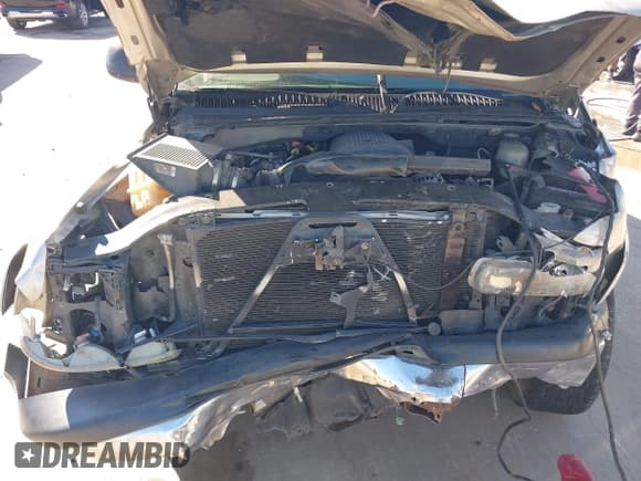 ✅ 2004 Chevrolet Tahoe LS • VIN: 1GNEC13Z84R133773 • Lot: 43608991. Listed on IAAI with 245,270 mi. Free auction sales archive from the USA and detailed vehicle history report at DreamBid. Image 10.