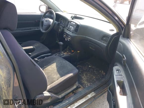 ✅ 2010 Hyundai Accent GS • VIN: KMHCM3AC9AU152747 • Лот: 42413342. Опубликован ранее на IAAI с пробегом 74 544 миль. Бесплатный доступ к архиву аукционных продаж из США и подробный отчёт об истории автомобиля на DreamBid. Изображение 5.