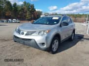 ✅ 2015 Toyota RAV4 LE • VIN: JTMBFREV9FJ015079 • Лот: 43604522. Опубликован ранее на IAAI с пробегом 82 334 миль. Бесплатный доступ к архиву аукционных продаж из США и подробный отчёт об истории автомобиля на DreamBid. Изображение 2.