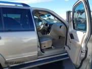 ✅ 2006 Ford Explorer Limited • VIN: 1FMEU758X6UB56450 • Lot: 43702785. Listed on IAAI with 216,120 mi. Free auction sales archive from the USA and detailed vehicle history report at DreamBid. Image 5.