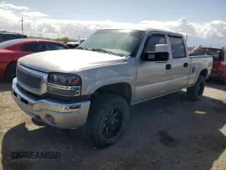 ✅ 2004 GMC Sierra 2500HD • VIN: 1GTHK23174F165138 • Лот: 51802895. Опубликован ранее на Copart с пробегом 179 097 миль. Бесплатный доступ к архиву аукционных продаж из США и подробный отчёт об истории автомобиля на DreamBid. Изображение 1.