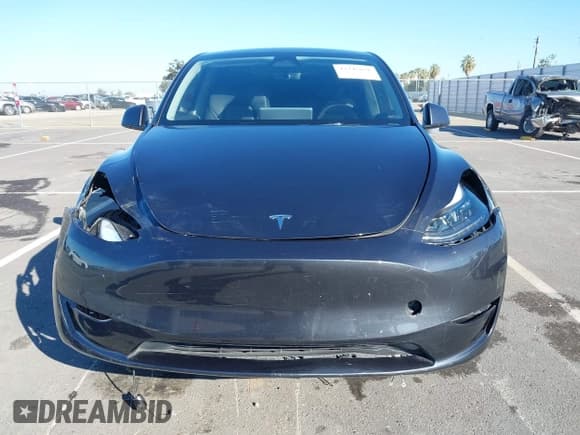 ✅ 2024 Tesla Model Y • VIN: 7SAYGDED7RF097801 • Lot: 43345626. Wystawiony na IAAI z przebiegiem 12 959 mil. Bezpłatny archiwum sprzedaży aukcyjnych z USA i szczegółowy raport historii pojazdu na DreamBid. Zdjęcie 12.