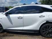 ✅ 2024 Lexus RX 350 • VIN: 2T2BAMCA9RC044420 • Lot: 42941239. Wystawiony na IAAI z przebiegiem 21 768 mil. Bezpłatny archiwum sprzedaży aukcyjnych z USA i szczegółowy raport historii pojazdu na DreamBid. Zdjęcie 14.