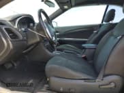 ✅ 2012 Chrysler 200 Touring • VIN: 1C3BCBEB3CN191611 • Lot: 54454525. Wystawiony na Copart z przebiegiem 199 276 mil. Bezpłatny archiwum sprzedaży aukcyjnych z USA i szczegółowy raport historii pojazdu na DreamBid. Zdjęcie 7.