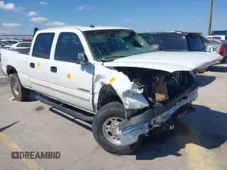 ✅ 2003 Chevrolet Silverado 2500HD LS • VIN: 1GCHC23U73F254293 • Lot: 43412105. Wystawiony na IAAI z przebiegiem Nie podano. Bezpłatny archiwum sprzedaży aukcyjnych z USA i szczegółowy raport historii pojazdu na DreamBid. Zdjęcie 1.