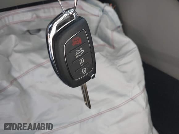 ✅ 2015 Hyundai Sonata Sport • VIN: 5NPE34AF8FH116355 • Лот: 43350485. Опубликован ранее на IAAI с пробегом 107 441 миль. Бесплатный доступ к архиву аукционных продаж из США и подробный отчёт об истории автомобиля на DreamBid. Изображение 11.