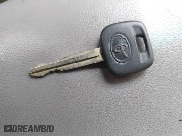 2004 Toyota Highlander с VIN JTEGD21A440104188, выставлен на аукционе IAAI как лот 42879990 с пробегом 141 542 миль миль и . История ставок и продаж доступна на DreamBid. Изображение 11.