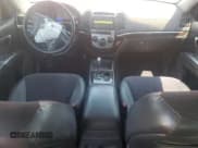 ✅ 2010 Hyundai Santa Fe SE • VIN: 5NMSH4AG8AH355648 • Лот: 70784185. Опубликован ранее на Copart с пробегом 118 148 миль. Бесплатный доступ к архиву аукционных продаж из США и подробный отчёт об истории автомобиля на DreamBid. Изображение 8.