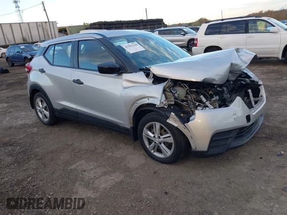 ✅ 2020 Nissan Kicks S • VIN: 3N1CP5BV3LL526504 • Lot: 43503228. Wystawiony na IAAI z przebiegiem 56 359 mil. Bezpłatny archiwum sprzedaży aukcyjnych z USA i szczegółowy raport historii pojazdu na DreamBid. Zdjęcie 1.