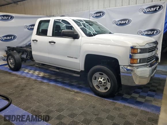 ✅ 2018 Chevrolet Silverado 2500HD Work Truck • VIN: 1GB2CUEG8JZ263612 • Lot: 63674745. Listed on Copart with 139,100 mi. Free auction sales archive from the USA and detailed vehicle history report at DreamBid. Image 4.