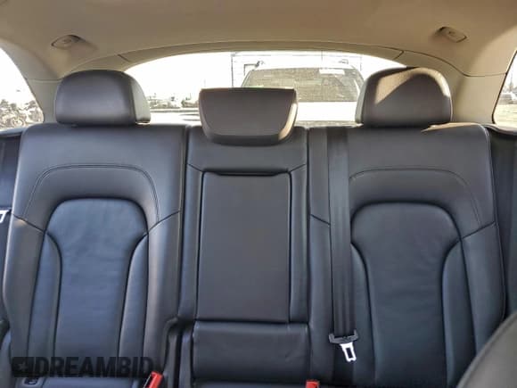 ✅ 2016 Audi Q5 Premium Plus • VIN: WA1L2AFP0GA060411 • Lot: 93904365. Wystawiony na Copart z przebiegiem 104 271 mil. Bezpłatny archiwum sprzedaży aukcyjnych z USA i szczegółowy raport historii pojazdu na DreamBid. Zdjęcie 10.