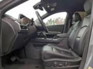 ✅ 2024 Cadillac XT4 FWD Premium Luxury • VIN: 1GYFZCR41RF214779 • Lot: 94327855. Wystawiony na Copart z przebiegiem 36 377 mil. Bezpłatny archiwum sprzedaży aukcyjnych z USA i szczegółowy raport historii pojazdu na DreamBid. Zdjęcie 7.