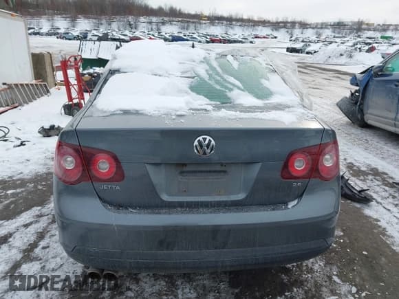 ✅ 2009 Volkswagen Jetta SE • VIN: 3VWRZ71K59M062345 • Lot: 41384079. Listed on IAAI with 192,784 mi. Free auction sales archive from the USA and detailed vehicle history report at DreamBid. Image 16.