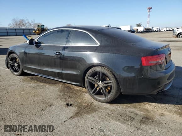 ✅ 2010 Audi S5 Premium Plus • VIN: WAUCVAFR2AA060381 • Lot: 88336055. Listed on Copart with Not provided. Free auction sales archive from the USA and detailed vehicle history report at DreamBid. Image 2.