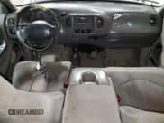 ✅ 2000 Ford F-150 XL • VIN: 2FTRX18L8YCA13686 • Lot: 85730055. Wystawiony na Copart z przebiegiem Nie podano. Bezpłatny archiwum sprzedaży aukcyjnych z USA i szczegółowy raport historii pojazdu na DreamBid. Zdjęcie 8.