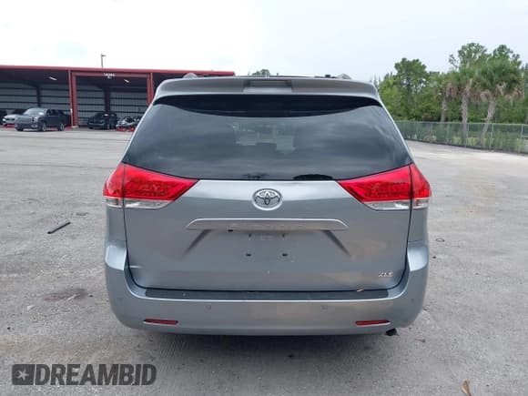 ✅ 2013 Toyota Sienna XLE AAS • VIN: 5TDYK3DCXDS362679 • Lot: 43158435. Listed on IAAI with 151,573 mi. Free auction sales archive from the USA and detailed vehicle history report at DreamBid. Image 16.