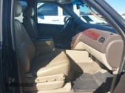 ✅ 2013 Chevrolet Tahoe LT • VIN: 1GNSCBE02DR242298 • Lot: 43791925. Wystawiony na IAAI z przebiegiem 163 468 mil. Bezpłatny archiwum sprzedaży aukcyjnych z USA i szczegółowy raport historii pojazdu na DreamBid. Zdjęcie 5.