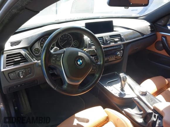 ✅ 2019 BMW 4 Series 440i • VIN: WBA4J5C57KBM66127 • Lot: 41906068. Wystawiony na IAAI z przebiegiem 37 949 mil. Bezpłatny archiwum sprzedaży aukcyjnych z USA i szczegółowy raport historii pojazdu na DreamBid. Zdjęcie 21.