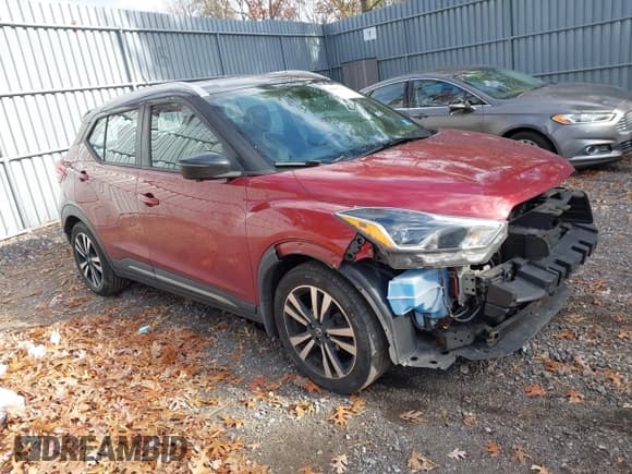 ✅ 2020 Nissan Kicks SR • VIN: 3N1CP5DV9LL486572 • Lot: 43677231. Wystawiony na IAAI z przebiegiem 142 440 mil. Bezpłatny archiwum sprzedaży aukcyjnych z USA i szczegółowy raport historii pojazdu na DreamBid. Zdjęcie 1.