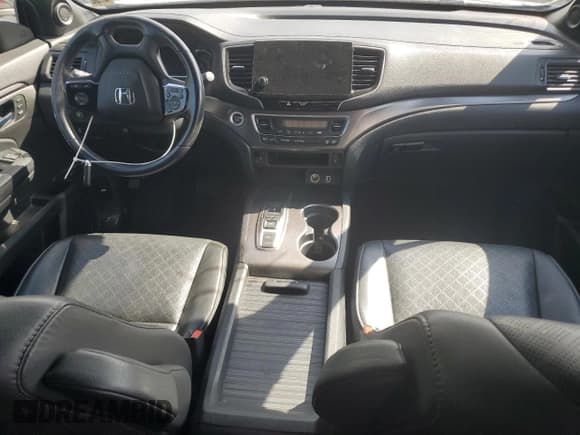 ✅ 2021 Honda Passport EX-L • VIN: 5FNYF7H52MB008733 • Lot: 70511625. Listed on Copart with 75,441 mi. Free auction sales archive from the USA and detailed vehicle history report at DreamBid. Image 8.