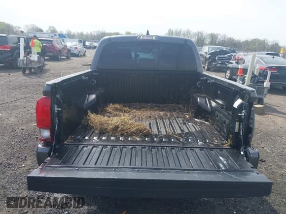 ✅ 2023 Toyota Tacoma SR • VIN: 3TYCZ5AN5PT144908 • Lot: 41888100. Listed on IAAI with 21,894 mi. Free auction sales archive from the USA and detailed vehicle history report at DreamBid. Image 8.