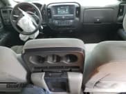 ✅ 2019 Chevrolet Silverado 1500 Custom • VIN: 2GCVKMEC6K1151636 • Lot: 62120874. Wystawiony na Copart z przebiegiem 51 561 mil. Bezpłatny archiwum sprzedaży aukcyjnych z USA i szczegółowy raport historii pojazdu na DreamBid. Zdjęcie 8.