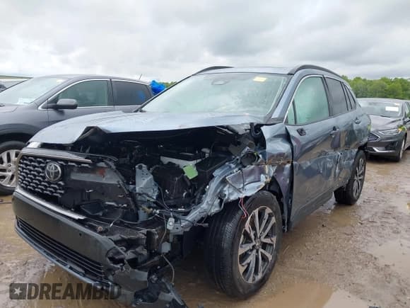 ✅ 2023 Toyota Corolla Cross XLE • VIN: 7MUDAAAG4PV062515 • Lot: 42323389. Listed on IAAI with 30,092 mi. Free auction sales archive from the USA and detailed vehicle history report at DreamBid. Image 2.